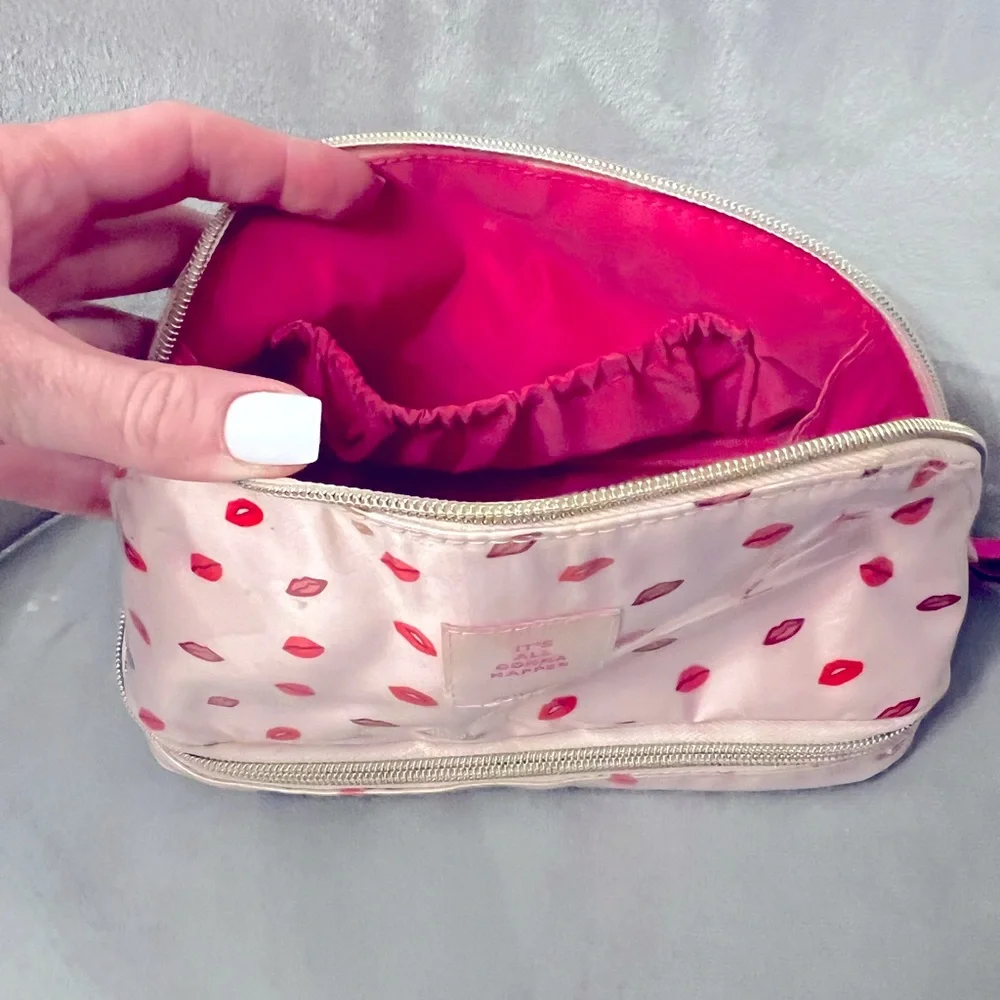 Stella & Dot makeup/travel bag with two compartments-for makeup and brushes